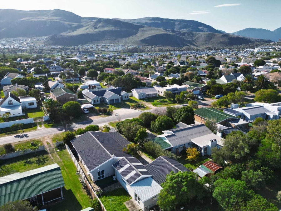 3 Bedroom Property for Sale in Sandbaai Western Cape